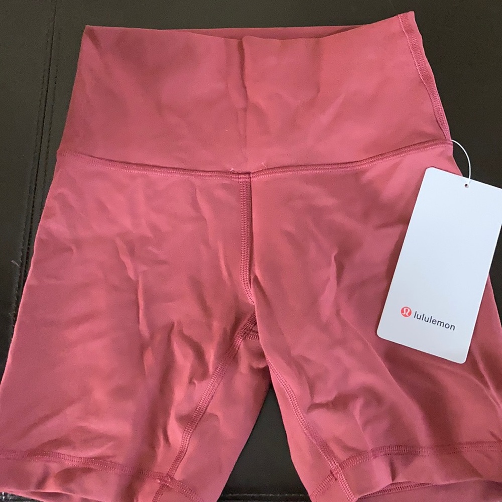 NWT Lululemon Wunder Train HR Short 6”
